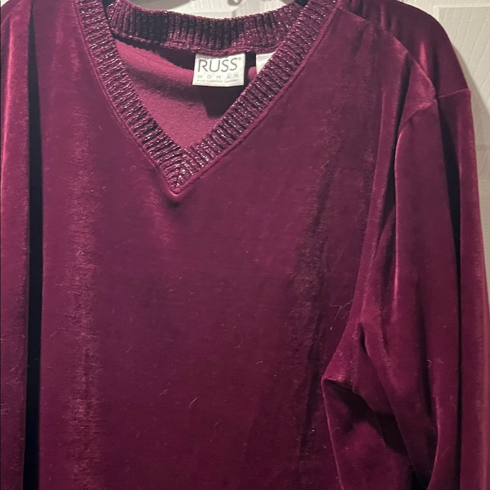 NWT sz 22/24 Russ Burgundy V-Neck velour top